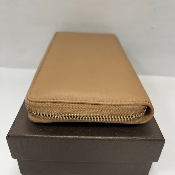 Gucci Zip Around Wallet w/ GG Heart Zipper Pull - Tan - Preowned - Picture 4 of 10